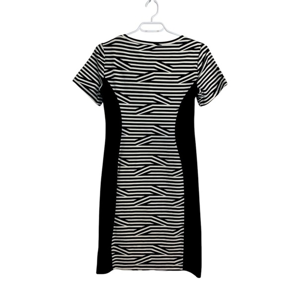 Thyme Maternity Black & White Dress, Winter Weight, tons of stretch - Picture 4 of 12